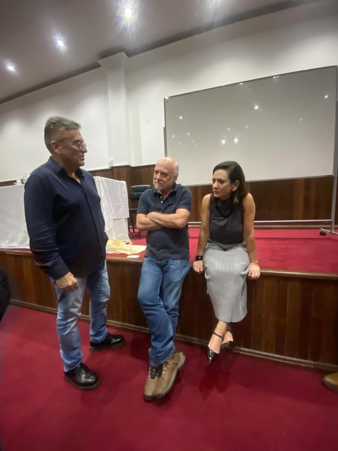 Aula do Professor Jean-Michel Vives 04