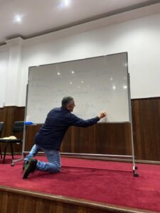 Aula do Professor Jean-Michel Vives 06